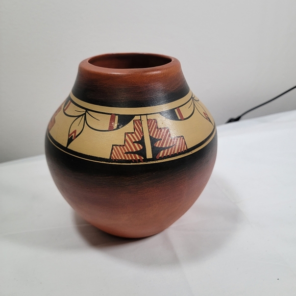 mexican pottery vase Southwestern Native Burnt Orange Signed - Picture 5 of 8